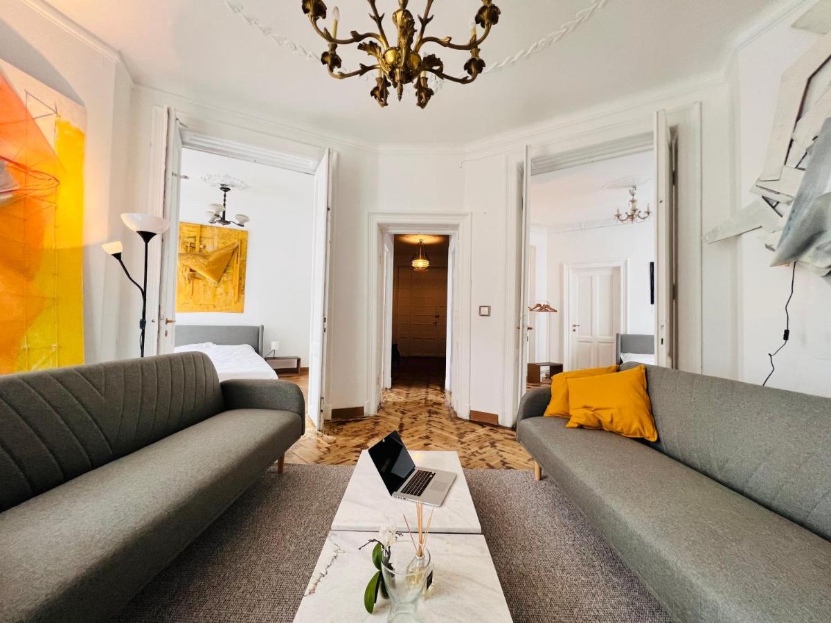 Sada Art Gallery Apartment Bukares Bagian luar foto