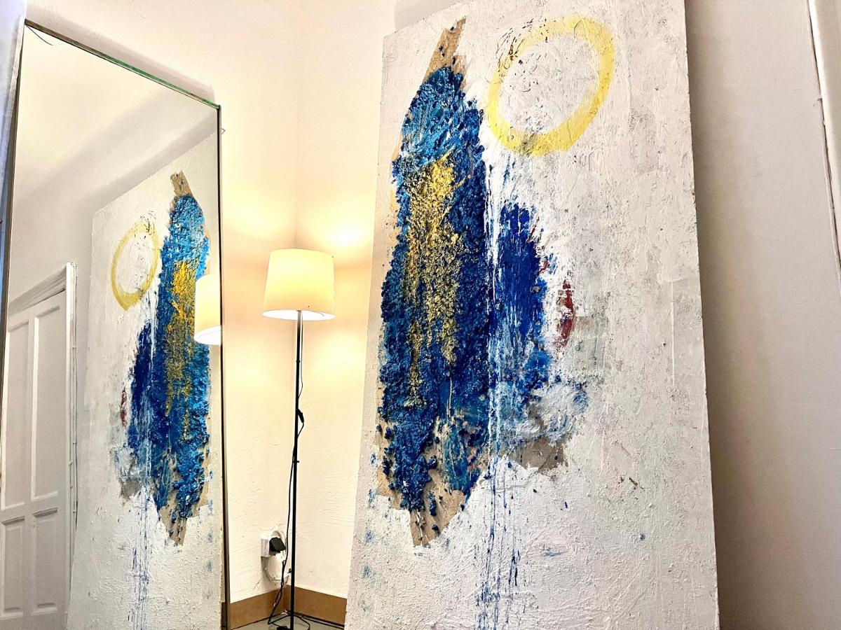 Sada Art Gallery Apartment Bukares Bagian luar foto