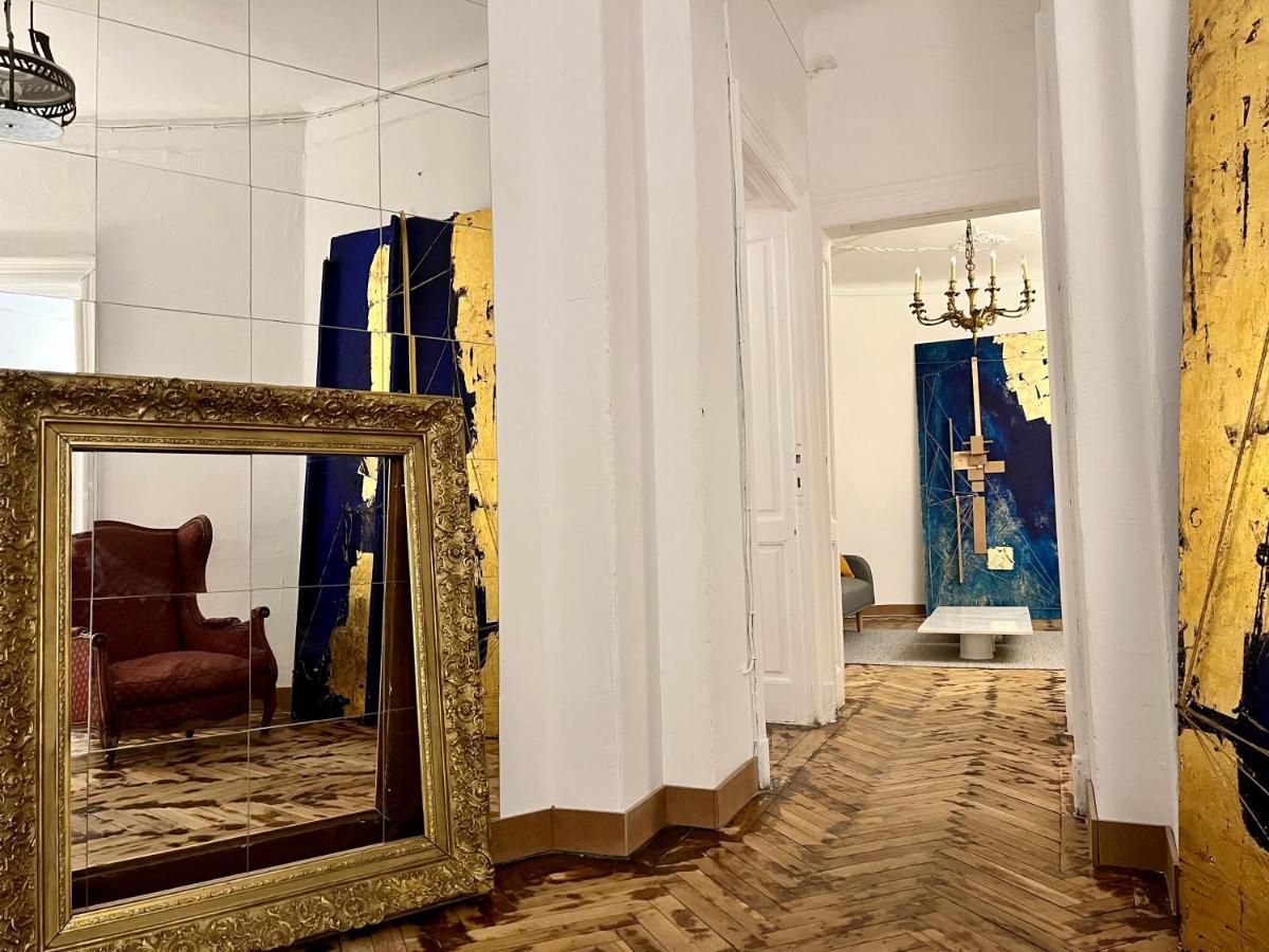 Sada Art Gallery Apartment Bukares Bagian luar foto